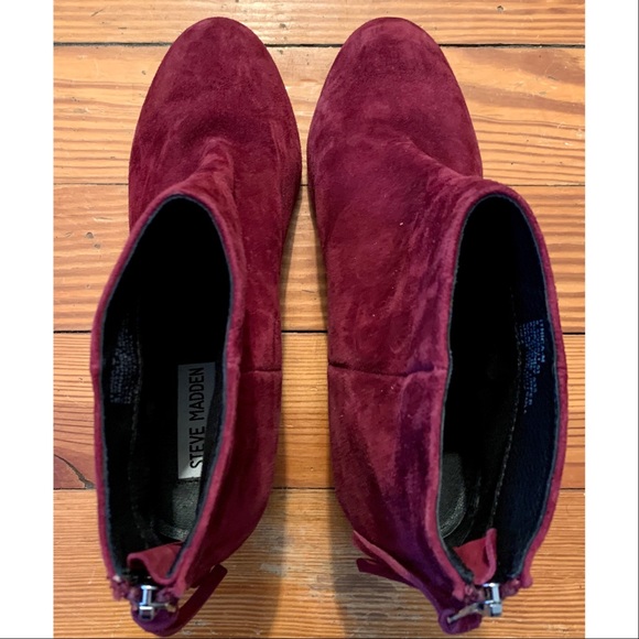 SOLD ✖️ Steve Madden Suede Booties - Picture 3 of 4